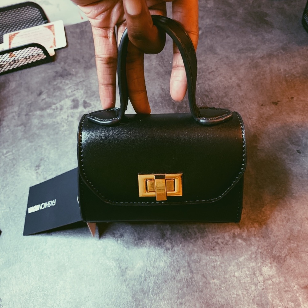 Micro Mini Purse ( Never Worn ) BRAND NEW 👛